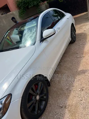 Mercedes-Benz C300 Base AWD 4Matic Sedan (2.0L 4cyl 7A) 2015 White