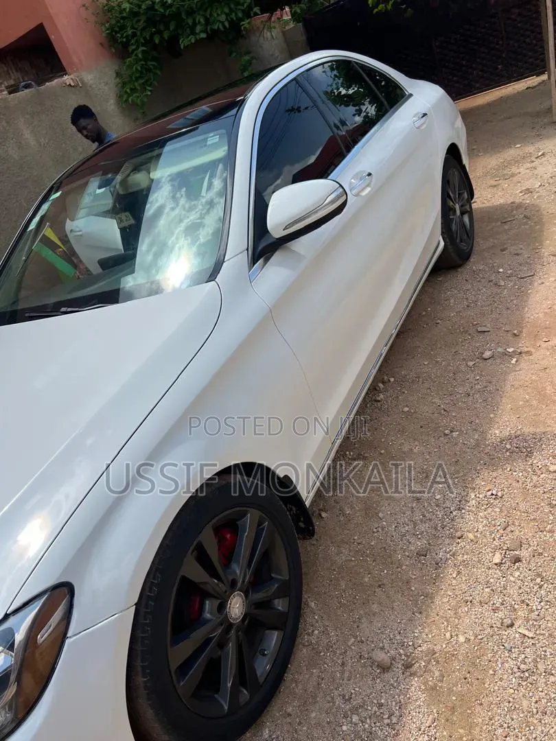 Mercedes-Benz C300 Base AWD 4Matic Sedan (2.0L 4cyl 7A) 2015 White