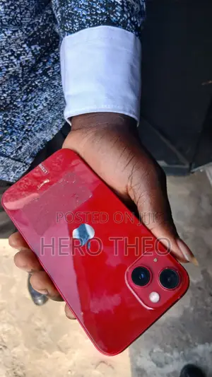 Apple iPhone 13 128 GB Red