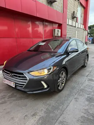 Hyundai Elantra Limited Sedan FWD (2.0L 4cyl 6A) 2017 Gray