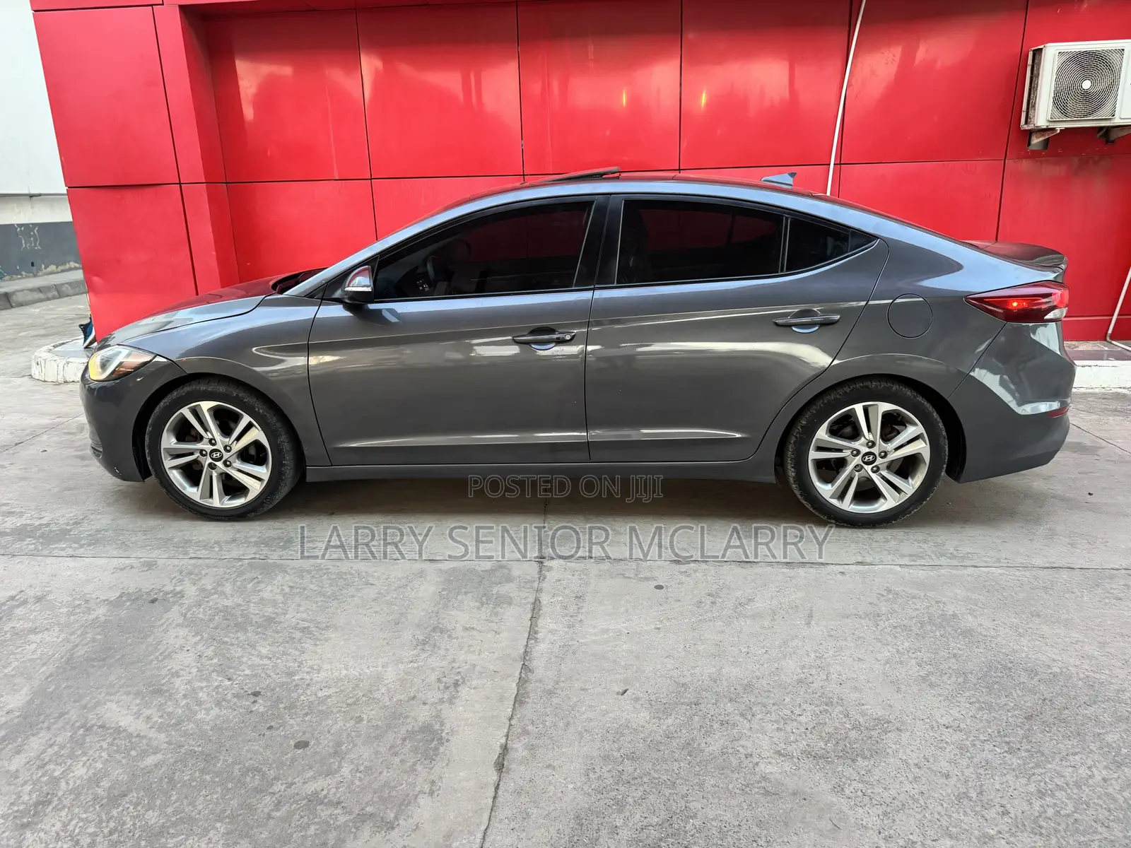 Hyundai Elantra Limited Sedan FWD (2.0L 4cyl 6A) 2017 Gray