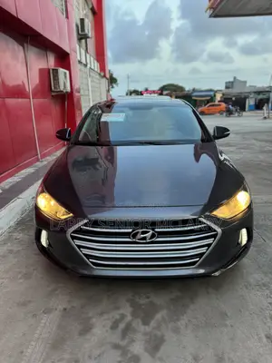 Hyundai Elantra Limited Sedan FWD (2.0L 4cyl 6A) 2017 Gray