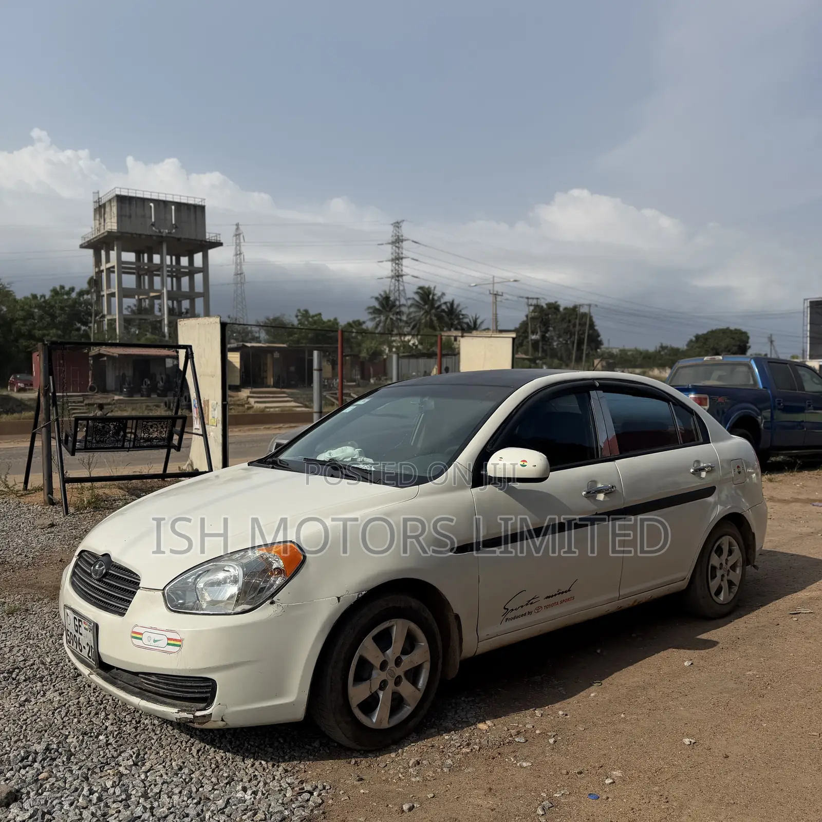 Hyundai Accent SE Automatic 2010 White