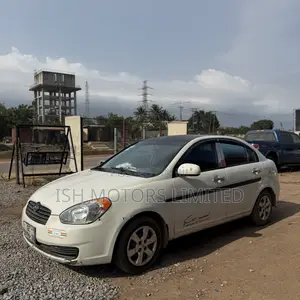 Hyundai Accent SE Automatic 2010 White