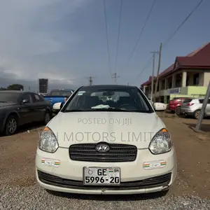 Hyundai Accent SE Automatic 2010 White