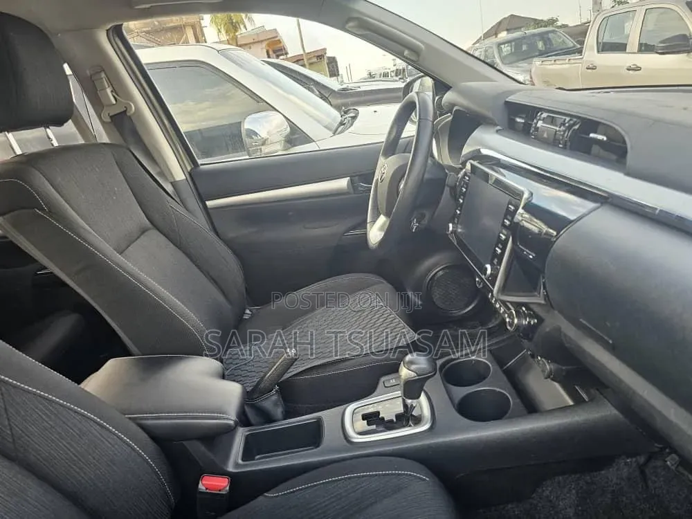 Toyota Hilux Revo Double Cab Deisel 2.4 RWD 2021 Green