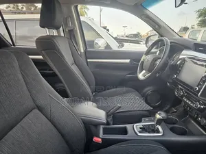 Toyota Hilux Revo Double Cab Deisel 2.4 RWD 2021 Green