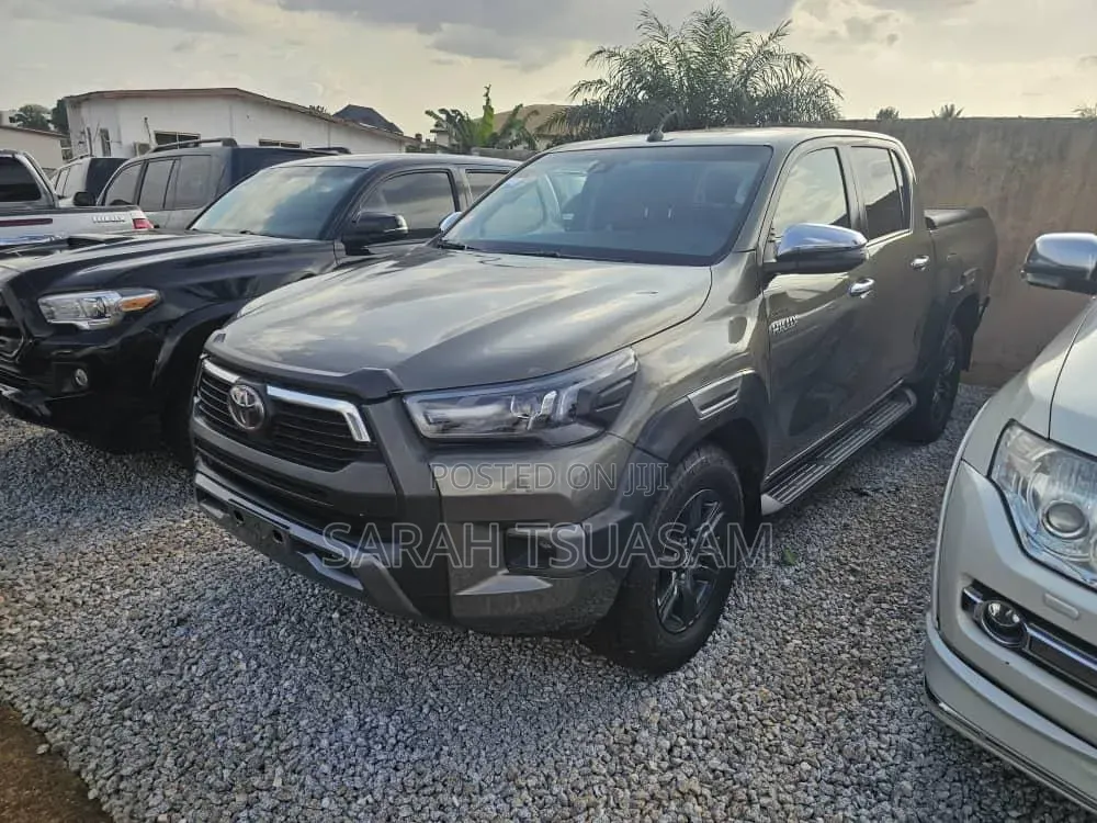 Toyota Hilux Revo Double Cab Deisel 2.4 RWD 2021 Green