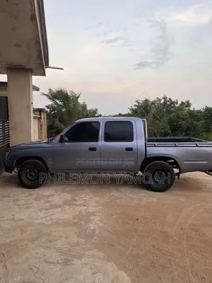 Toyota Hilux 2.5 Cab 2005 Gray