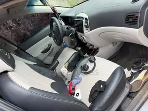 Hyundai Accent SE Automatic 2010 Gray