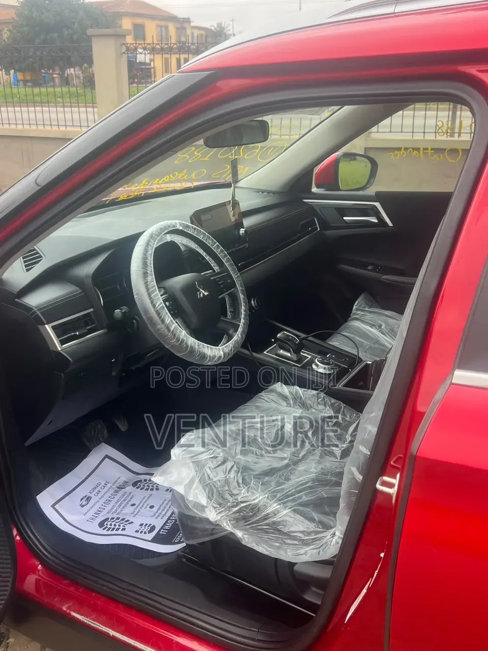 Mitsubishi Outlander 2022 Red