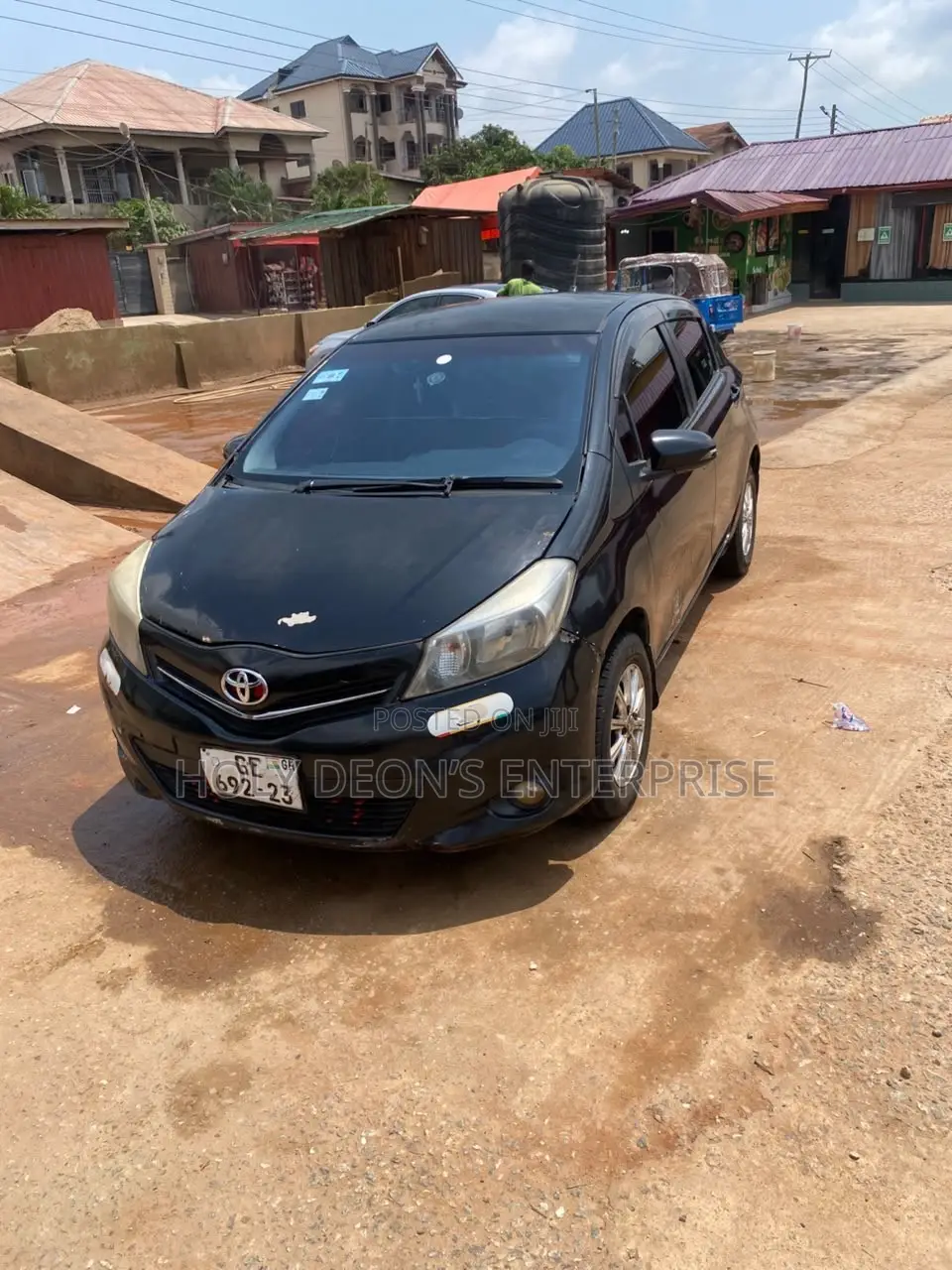 Toyota Vitz 1.3 AWD 5dr 2012 Black