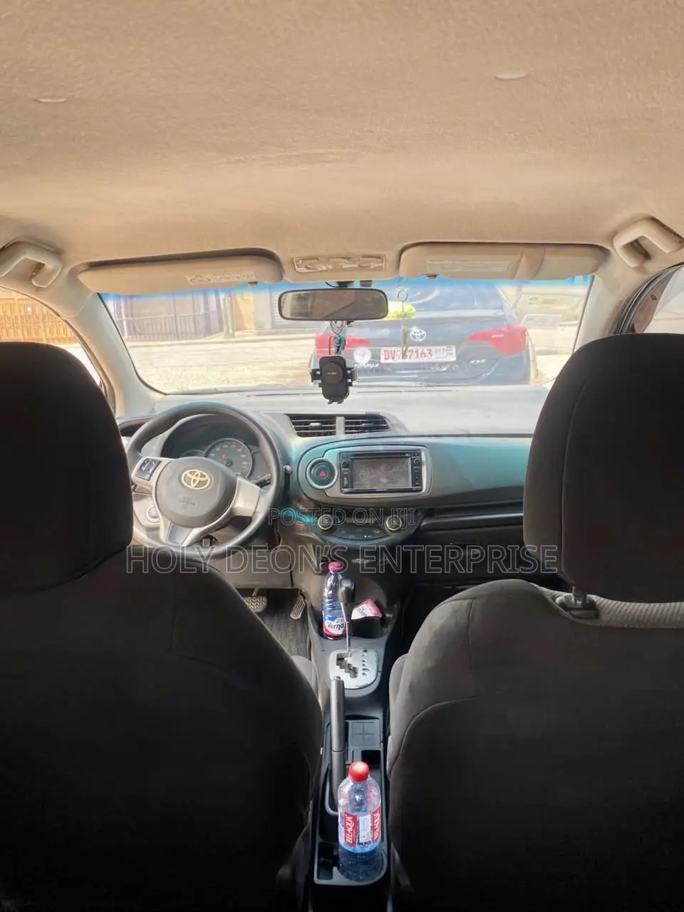 Toyota Vitz 1.3 AWD 5dr 2012 Black