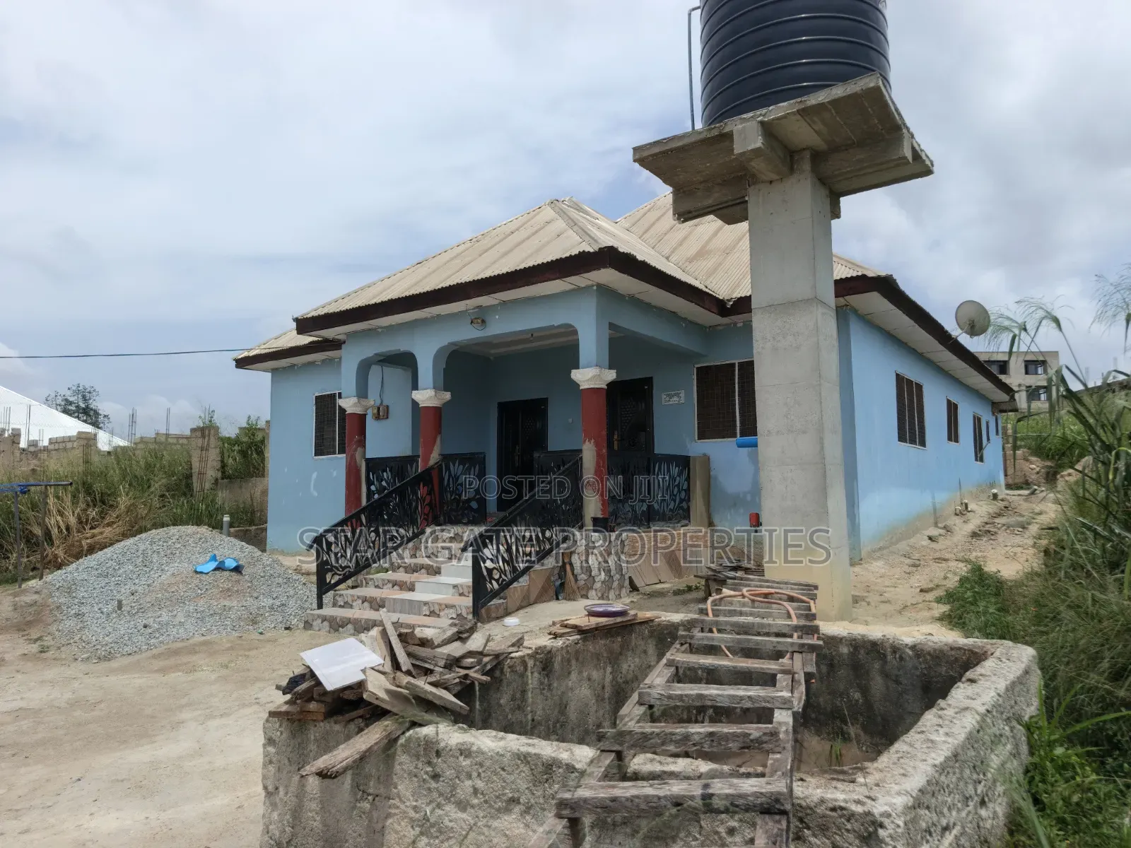 4bdrm House in Aputuogya, Kumasi Metropolitan for sale
