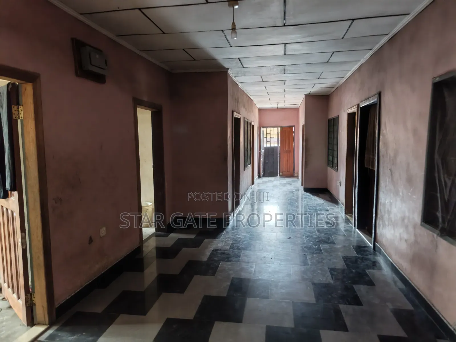 6bdrm House in Kenyasi Bosore, Kumasi Metropolitan for sale