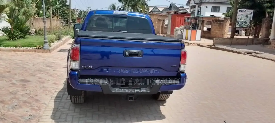Toyota Tacoma 2023 Blue