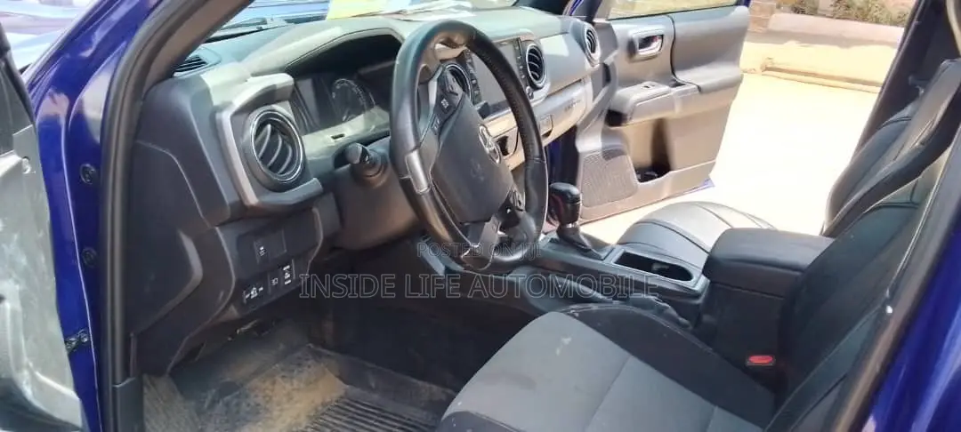 Toyota Tacoma 2023 Blue