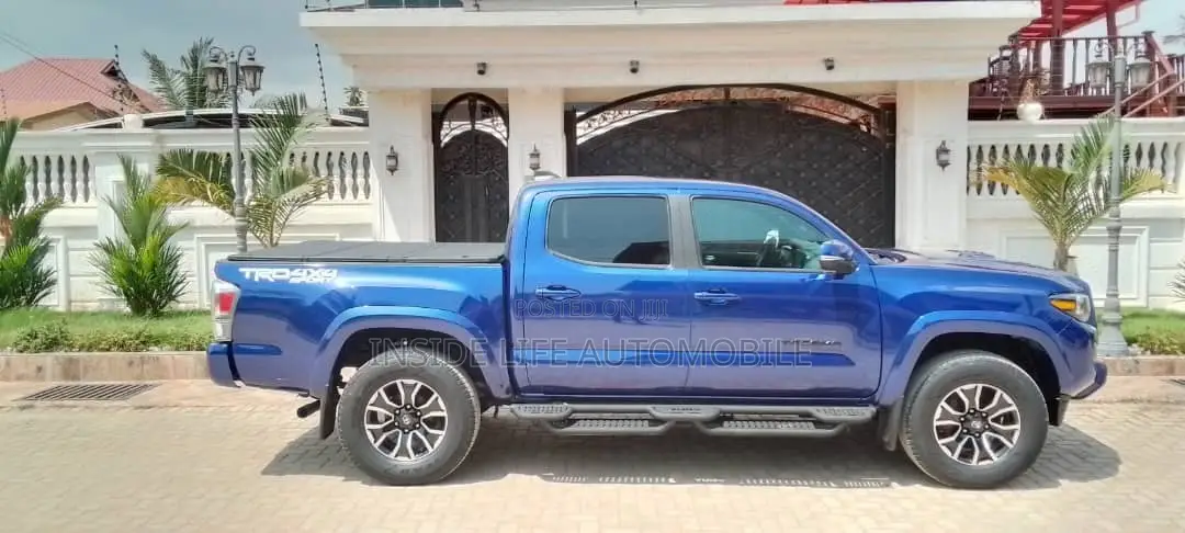 Toyota Tacoma 2023 Blue