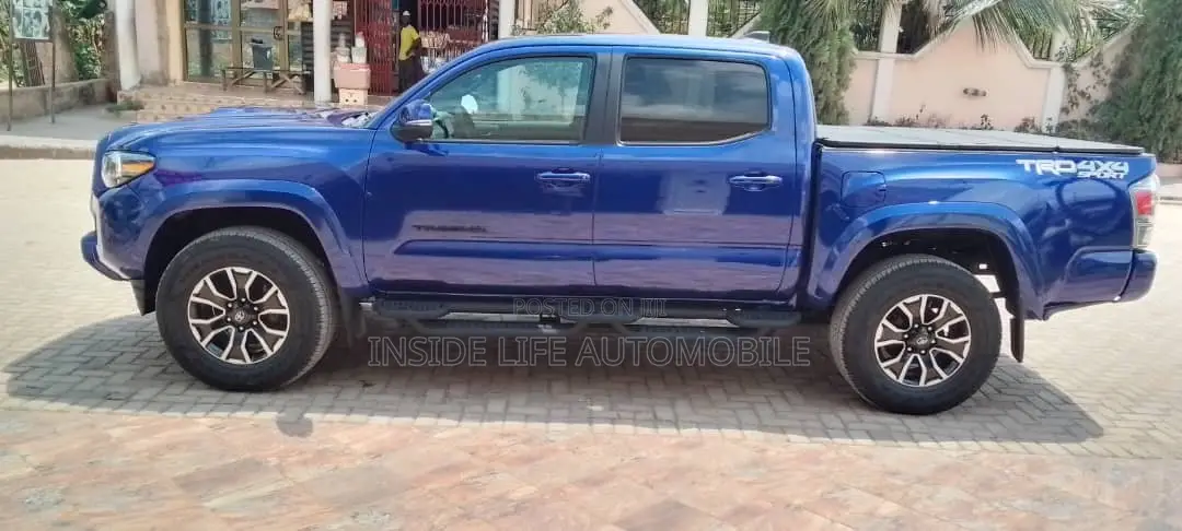 Toyota Tacoma 2023 Blue