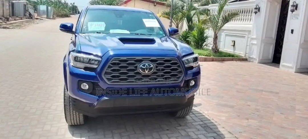Toyota Tacoma 2023 Blue