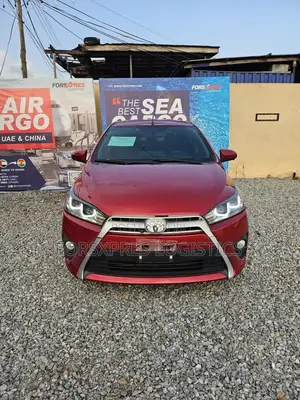 Toyota Yaris SE Hatchback 5dr 2016 Red
