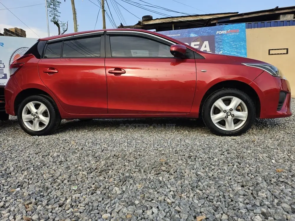 Toyota Yaris SE Hatchback 5dr 2016 Red