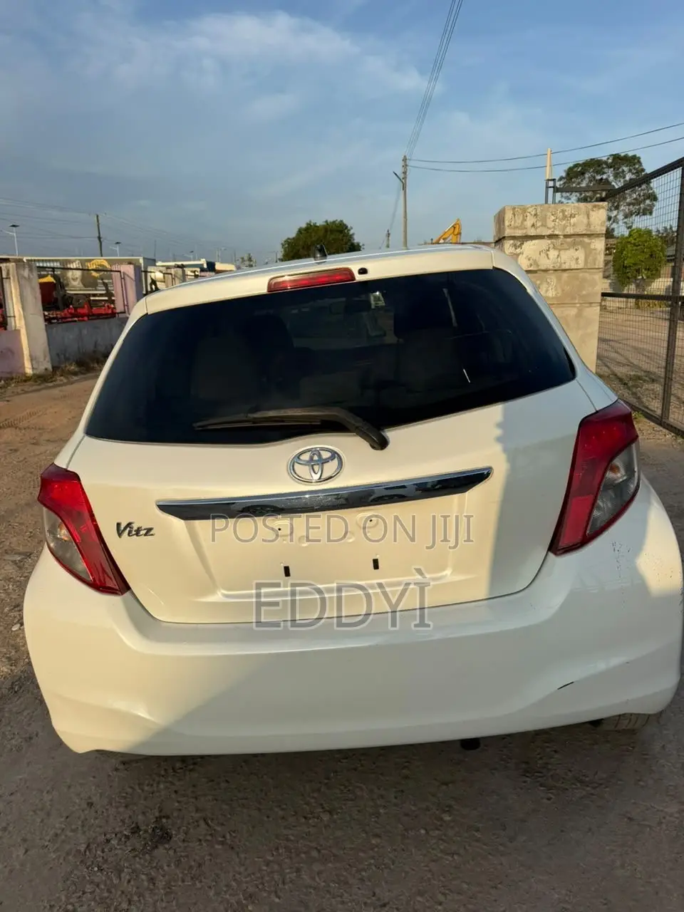 Toyota Vitz 2013 White
