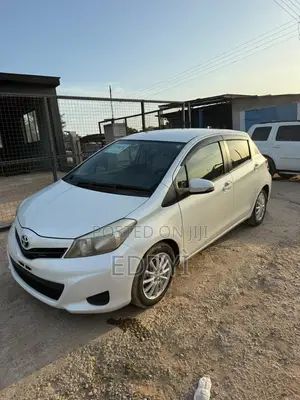 Toyota Vitz 2013 White