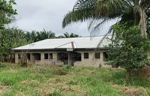 6bdrm Apartment in Ejisu Kubease. for sale