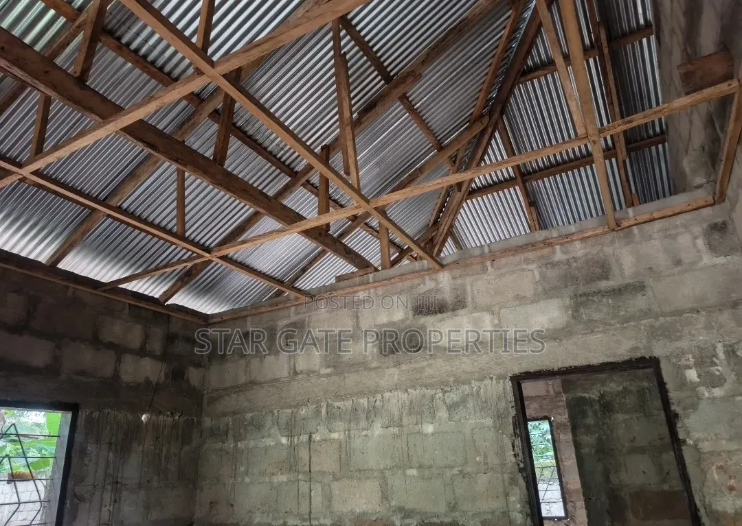 6bdrm Apartment in Ejisu Kubease. for sale