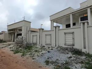 6bdrm House in Duase New Site, Near, Kumasi Metropolitan for sale