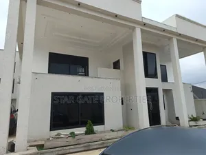 6bdrm House in Duase New Site, Near, Kumasi Metropolitan for sale