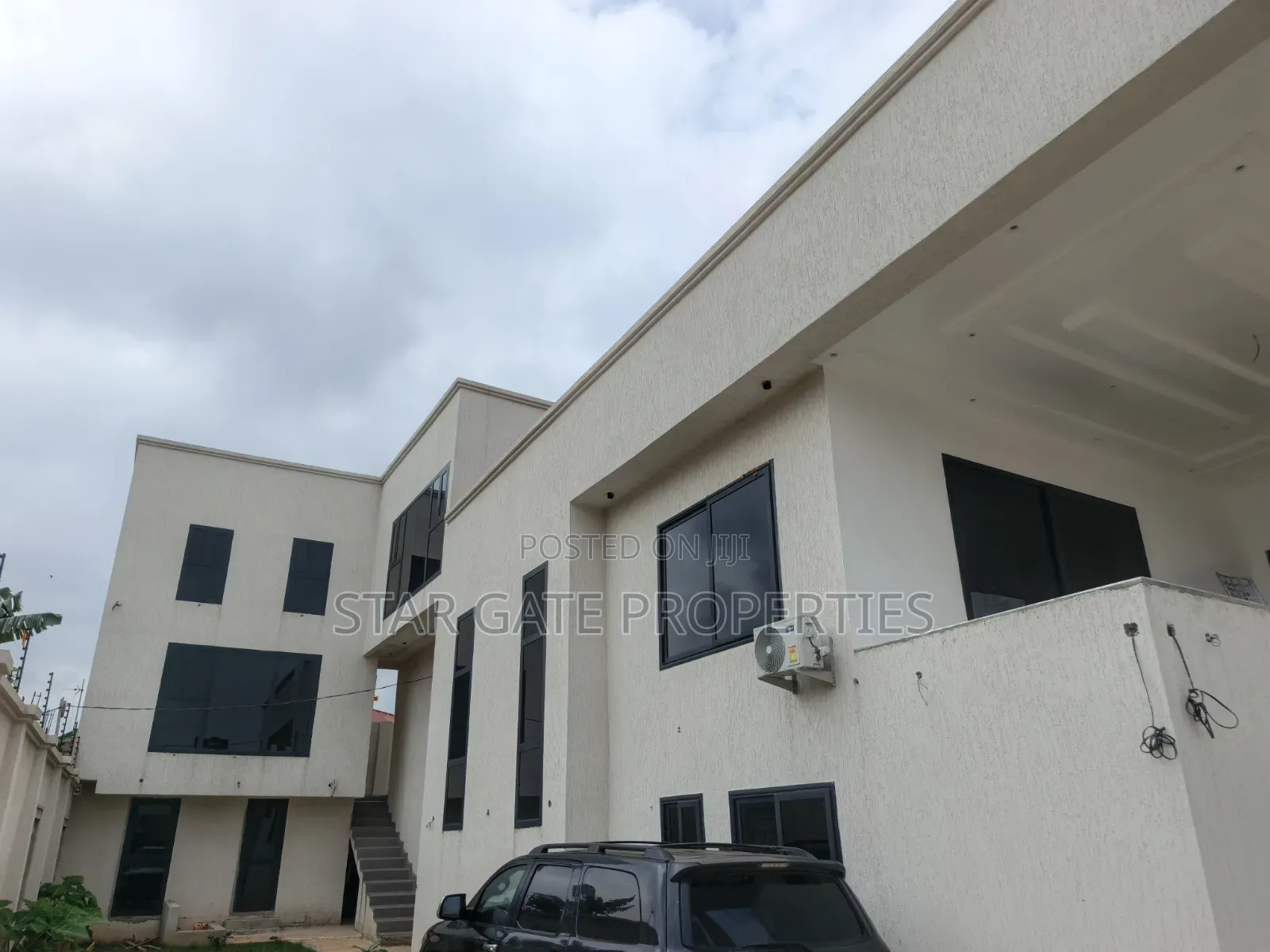 6bdrm House in Duase New Site, Near, Kumasi Metropolitan for sale