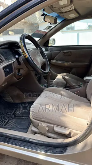 Toyota Camry LE 4dr Sedan (2.2L 4cyl 4A) 2000 Beige
