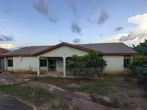 5bdrm House in Fawoade, Kumasi Metropolitan for sale