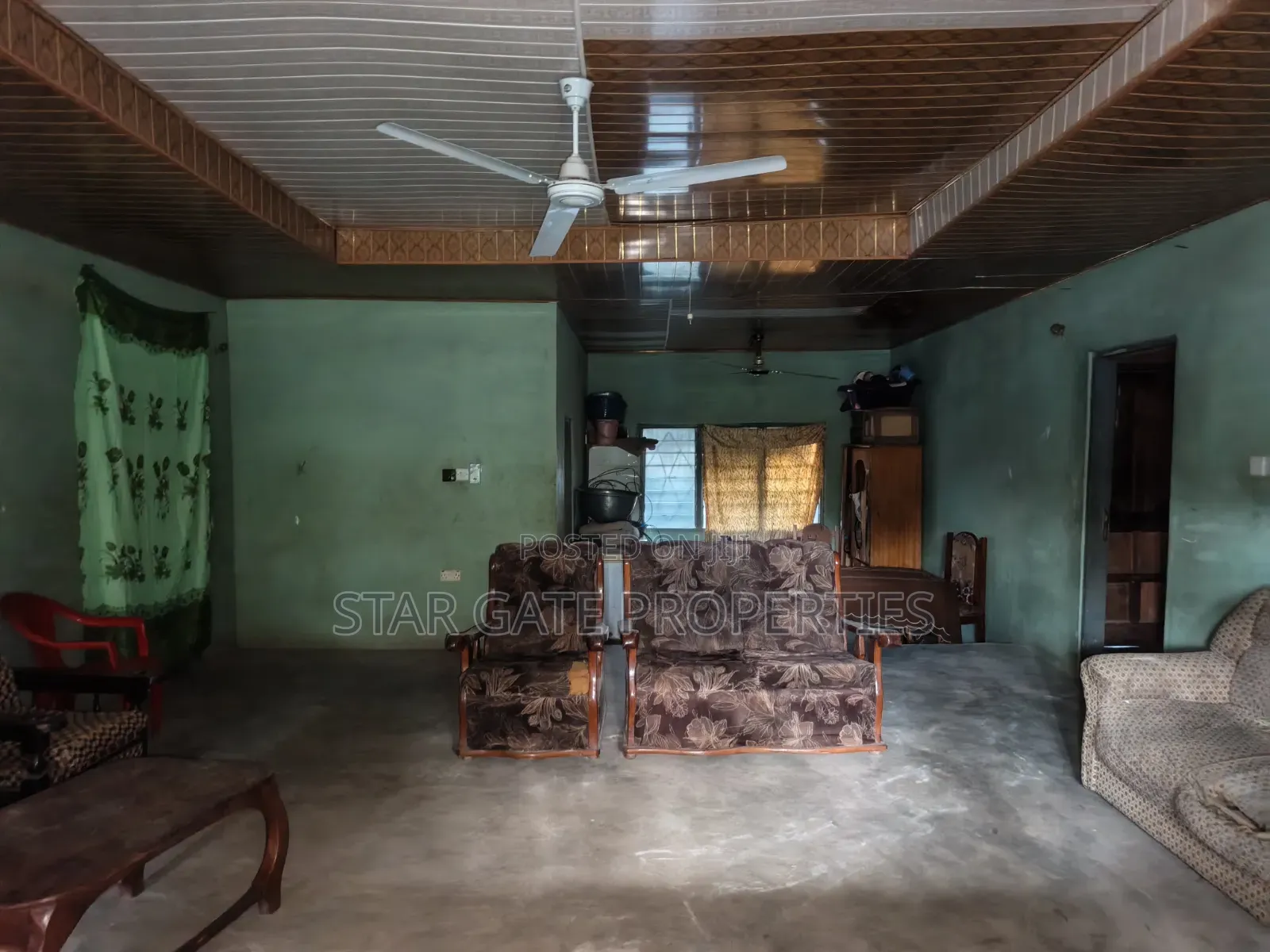 5bdrm House in Fawoade, Kumasi Metropolitan for sale
