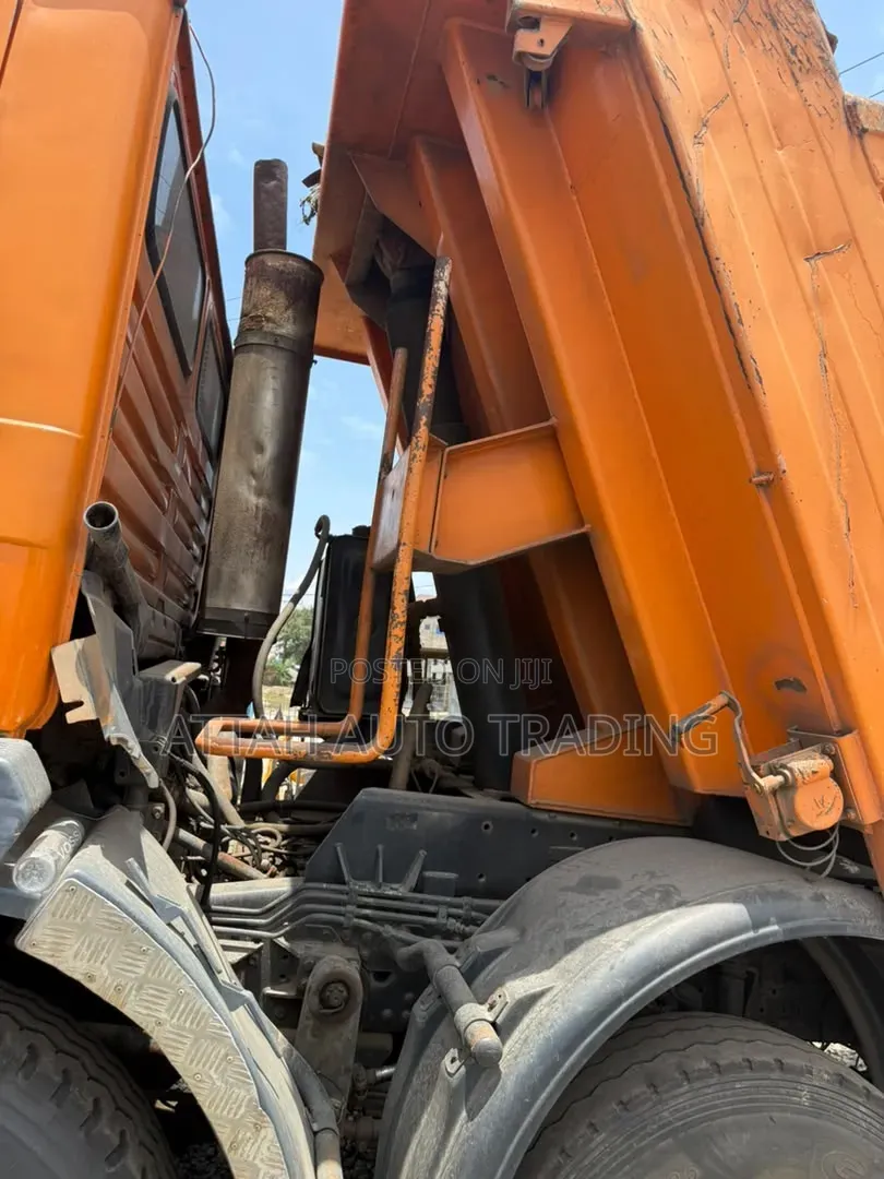 Man Deseil Tipper