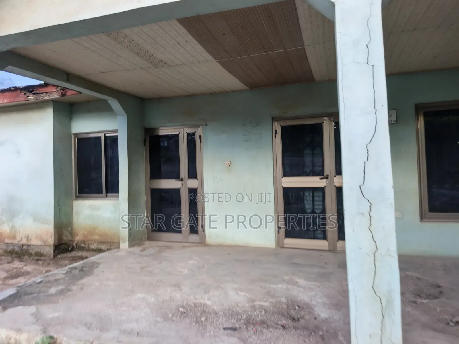 5bdrm House in Fawoade, Kumasi Metropolitan for sale