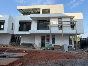 4bdrm Townhouse/Terrace in Dzorwulu Special for sale