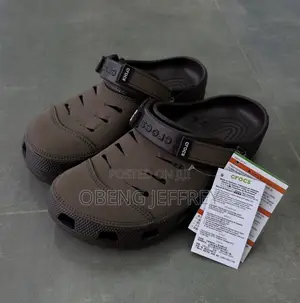 Unisex Crocs in Colours