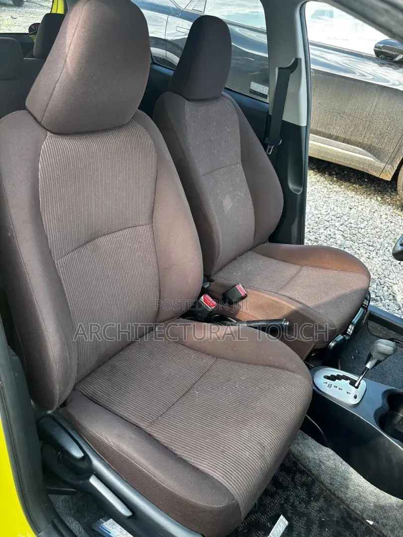Toyota Vitz 2014 Yellow