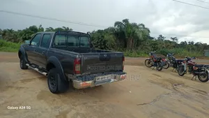 Nissan Hardbody 2012 Gray