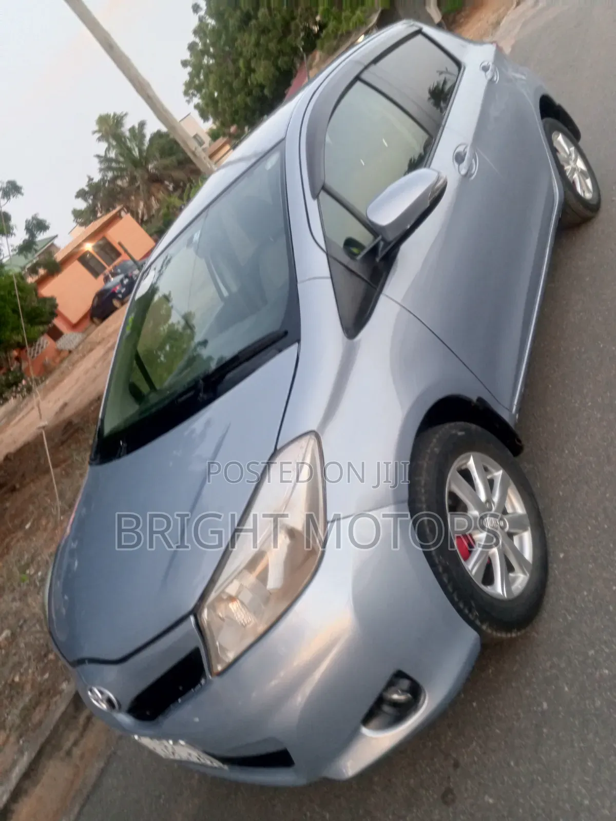 Toyota Vitz 1.5 FWD 5dr 2012 Blue