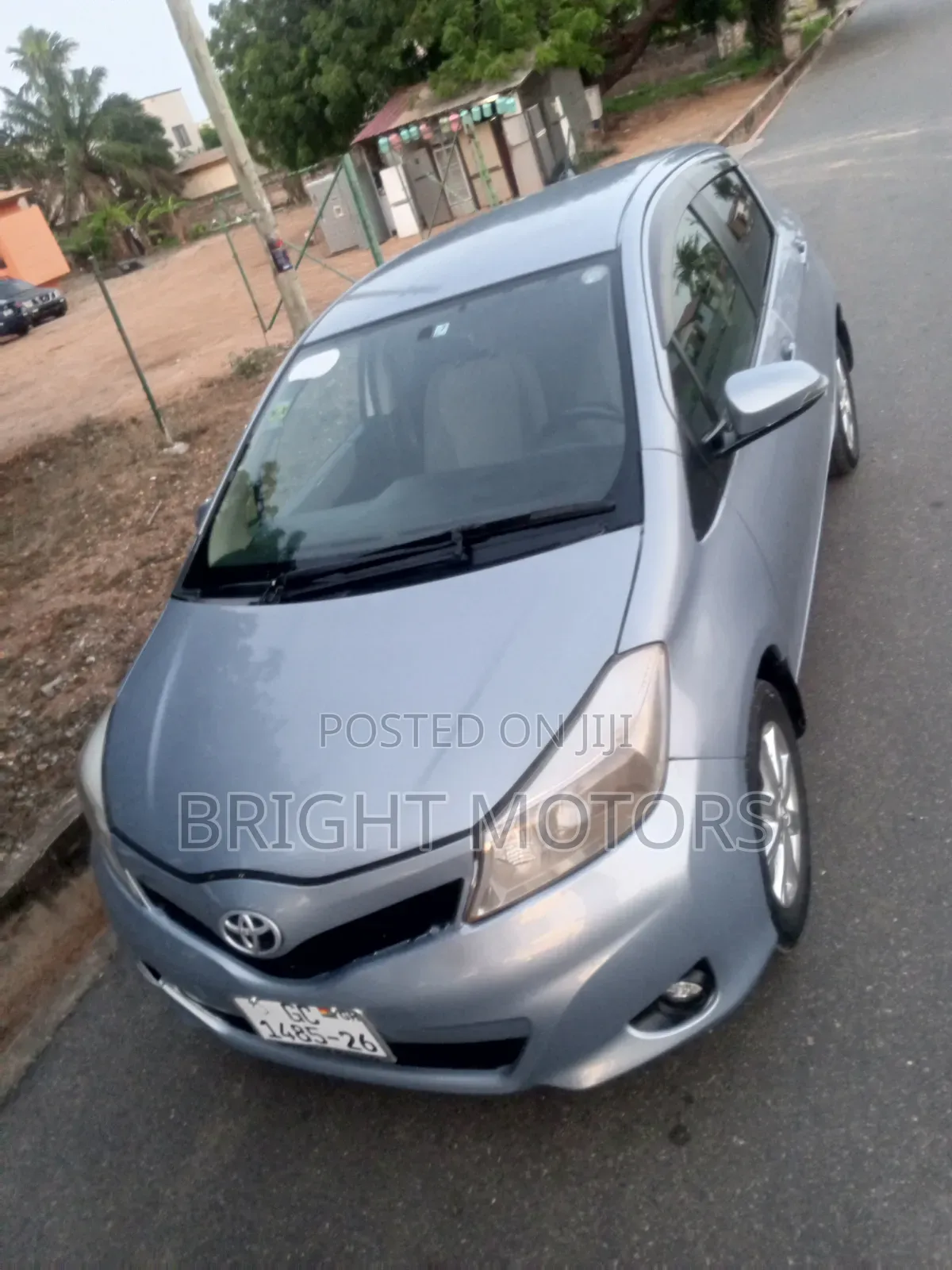 Toyota Vitz 1.5 FWD 5dr 2012 Blue