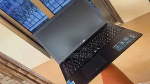 Laptop Asus E406SA 4GB Intel Core i3 HDD 500GB