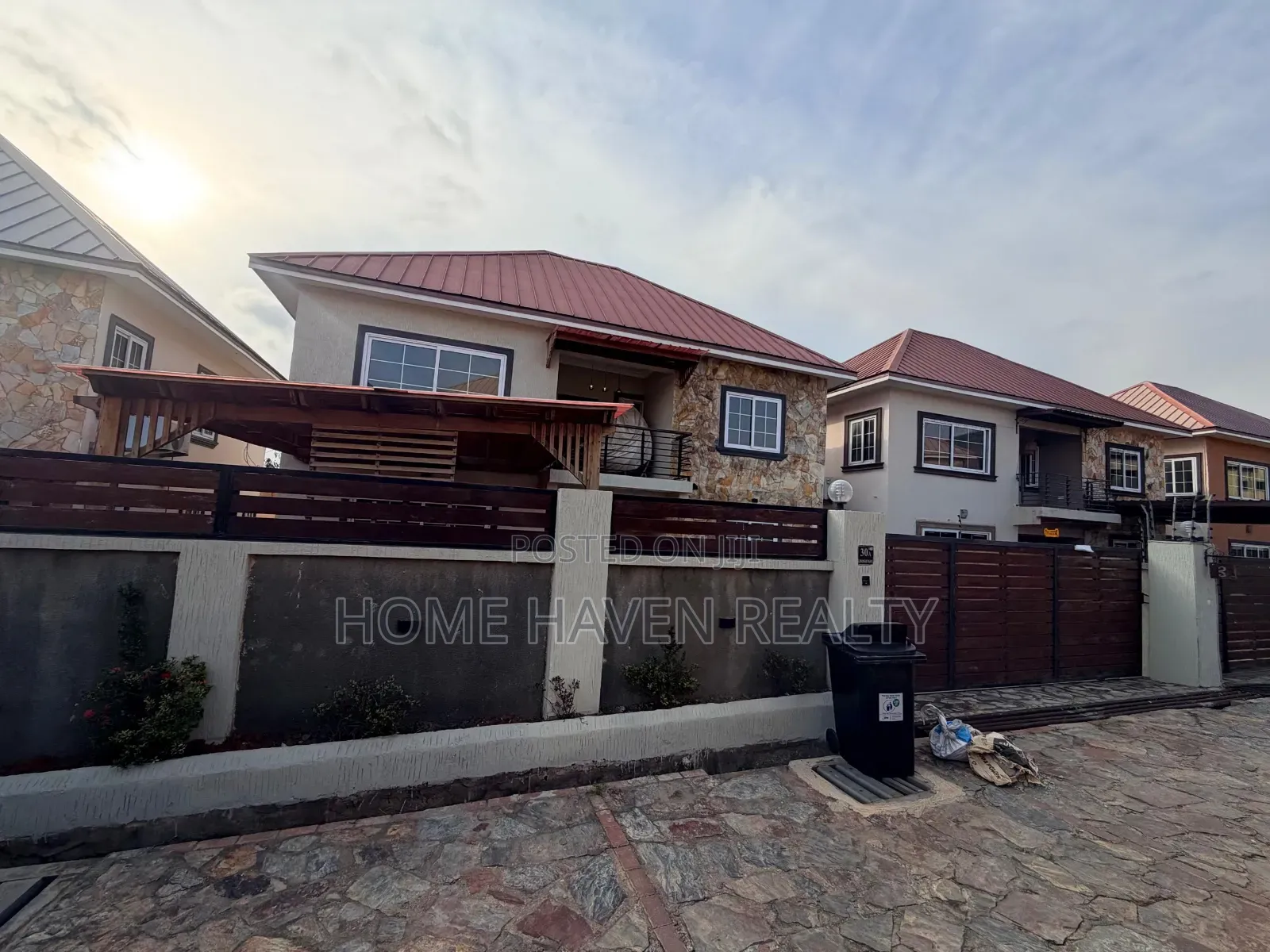 3bdrm House in Achimota Golf Hills, School Area for sale