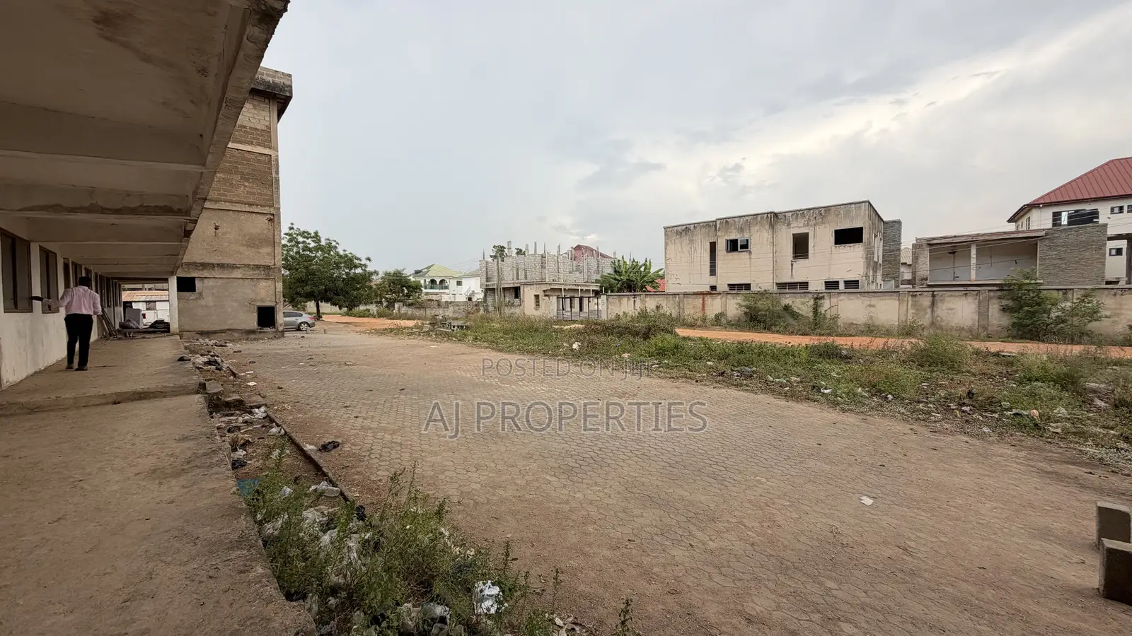 20bdrm Block of Flats in Aj Properties, Housing Down for sale