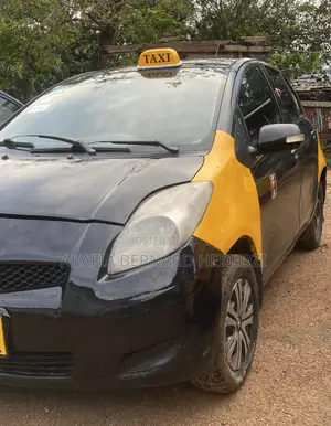Toyota Vitz 2010 Black