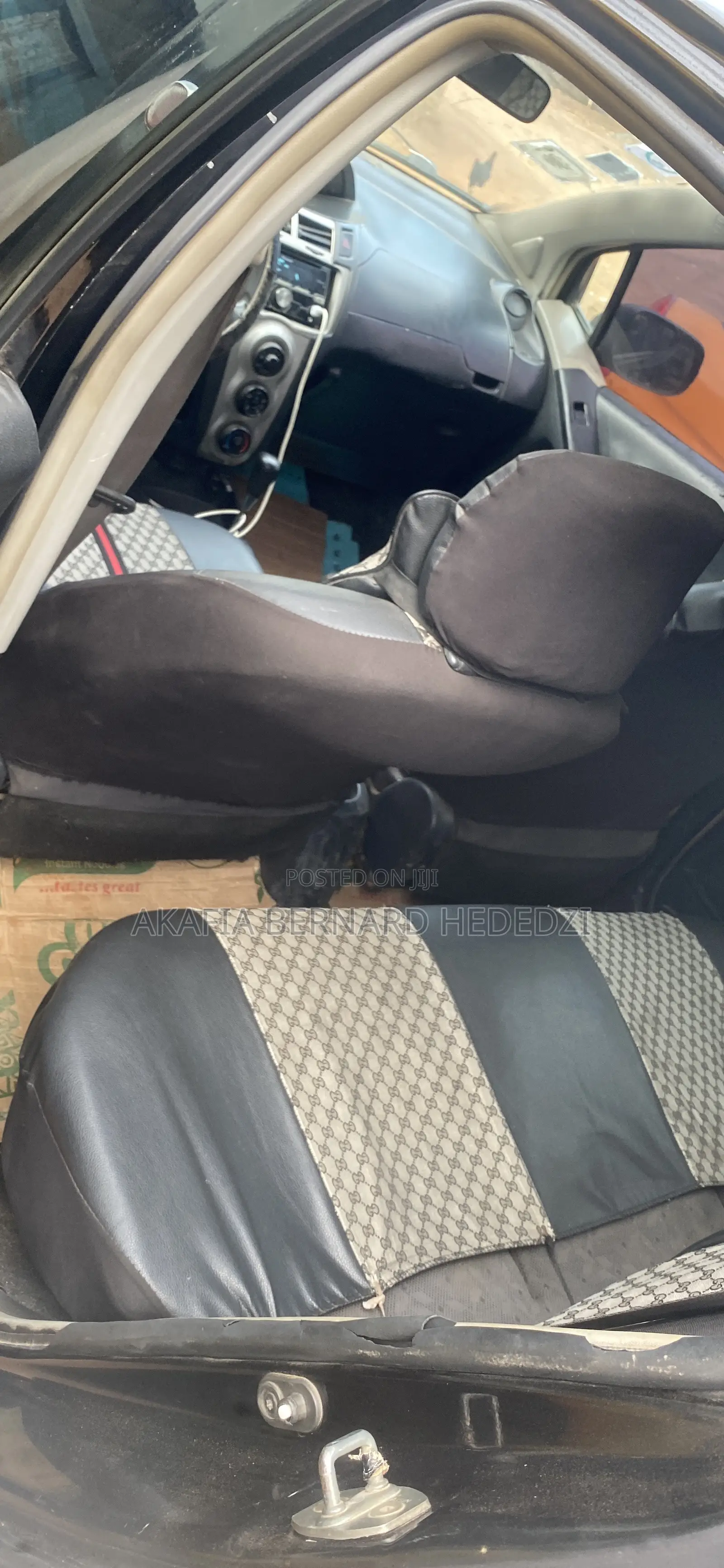 Toyota Vitz 2010 Black