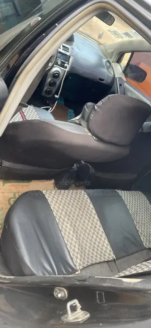 Toyota Vitz 2010 Black